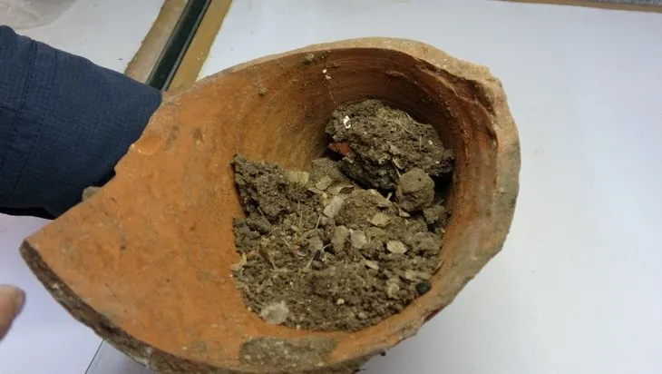 Çanakkale’de şaşırtan keşif! Çöplükten 1600 yıllık balık kılçığı ve pulları çıkardılar