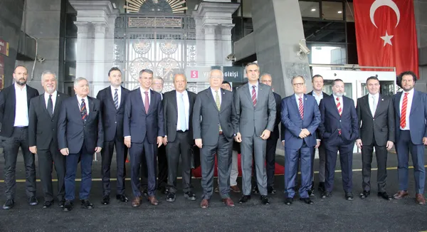 Eşref Hamamcıoğlu listelerini divan kuruluna verdi! İşte listesinde yer alan isimler