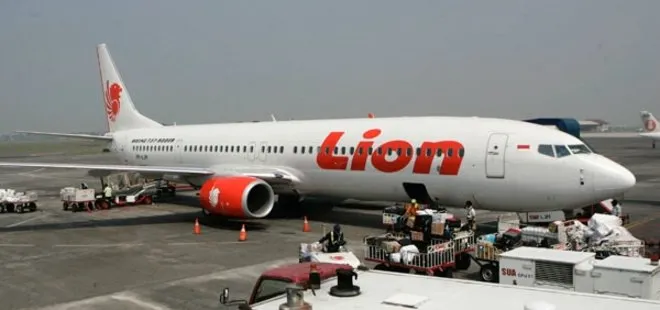 Endonezya’da yolcu uçağı düştü!