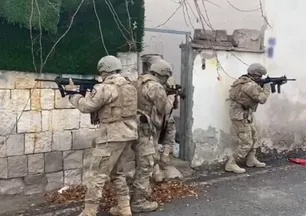 DEAŞ'a darbe! 92 kişi yakalandı