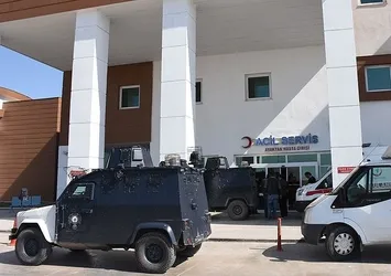 Nusaybin'de zırhlı polis aracı devrildi: 3 yaralı