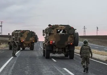 Siirt'te askeri aracın geçişi sırasında patlama! Hainlere karşı operasyon başlatıldı