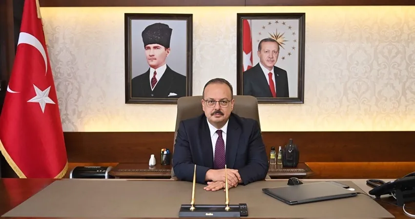 baskan-erdogan-imzaladi-4-ilde-vali-7-ilde-emniyet-muduru-degisti-ali-fidan-emniyet-genel-muduru-oldu-1777539190641.jpg Ankara Valisi Yakup Canbolat (Foto: Aydın Valiliği)