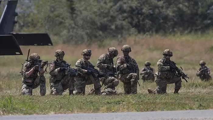 Almanya’da askerlikte devrim: Önce gönüllü yetmezse zorunlu askerlik