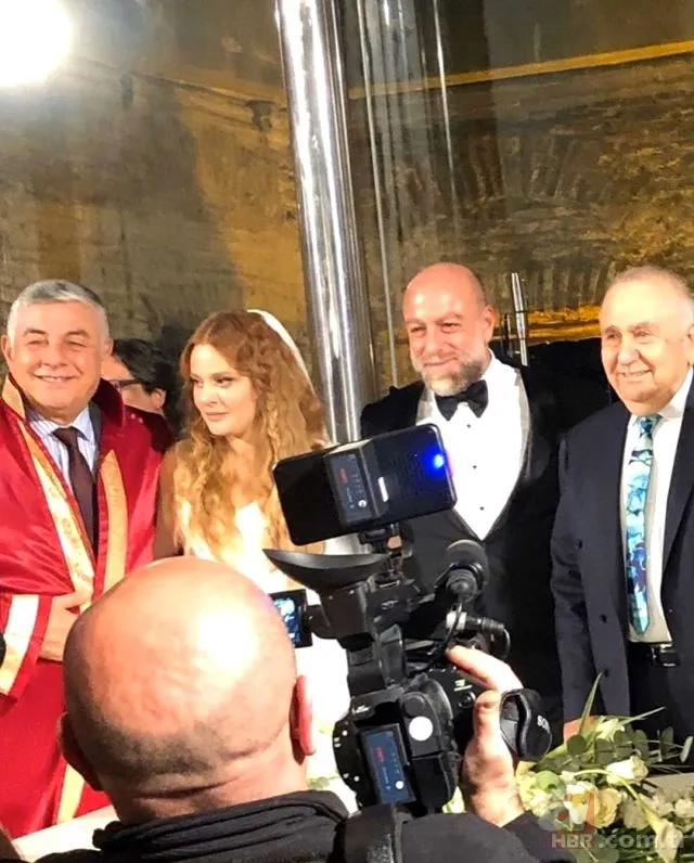 Naz Elmas Erol Özmandıracı ile görkemli düğünle evlendi 2