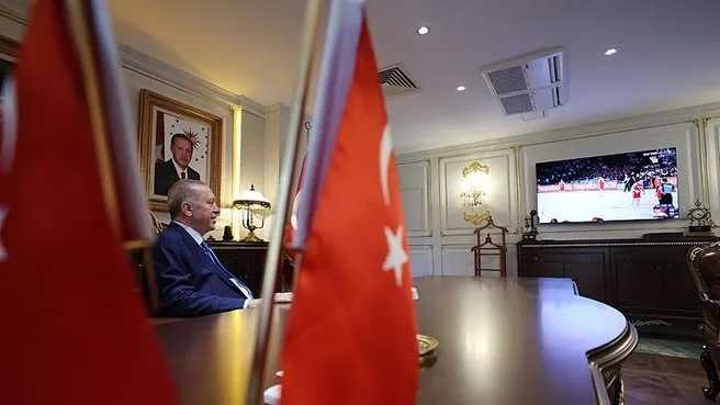 Başkan Erdoğan 12 Dev Adam’ın maçını izledi