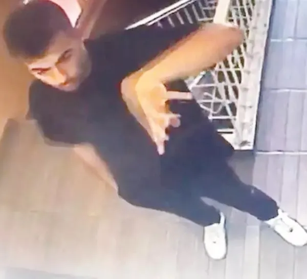 ankarada-cirkin-cemevi-saldirisi-45-dakikada-uc-yerde-provokasyon-1659335593745.jpg Ankara’da çirkin cemevi saldırısı:45 dakikada üç yerde provokasyon! İçişleri Bakanı Süleymanı Soylu'dan sert tepki - 1