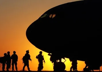 Libya'da askeri kargo uçağı düştü: 5 ölü