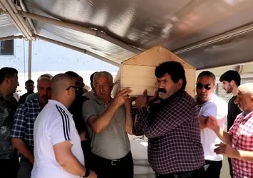 Kırıklareli’de 6 kişinin hayatını kaybettiği kazada 5 yaşındaki küçük çocuk toprağa verildi!
