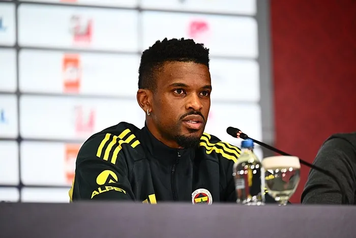 atvde-super-kupa-final-heyecani-iki-teknik-adamdan-mac-oncesi-carpici-aciklamalar-1767980529955.jpeg Fenerbahçe takım kaptanlarından Nelson Semedo (AA)