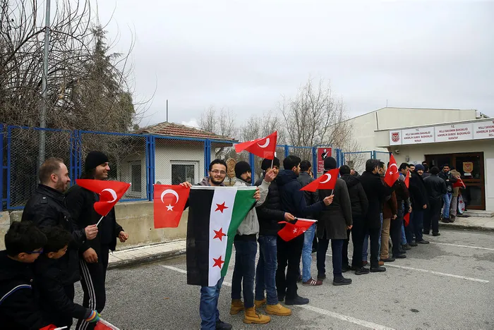 Suriyeli sığınmacılardan Zeytin Dalı Harekatı'na katılmak için başvuru! - 1
