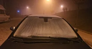 Elazığ’da araçların camlar buz tuttu