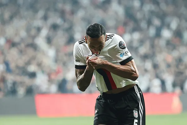 Dolmabahçe’de görkemli gece! Beşiktaş 4-1 Alanyaspor MAÇ SONUCU-ÖZET