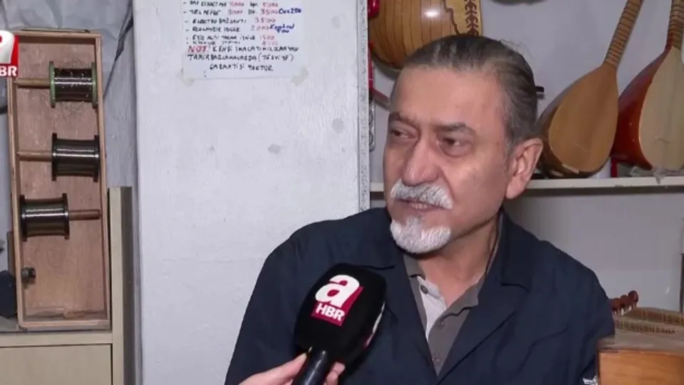 Hem ozan hem bağlama ustası