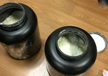Protein tozu kutularından uyuşturucu çıktı