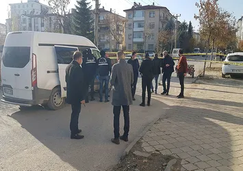 Sosyal medyada tartıştılar! İş yerine çağırıp vurdu