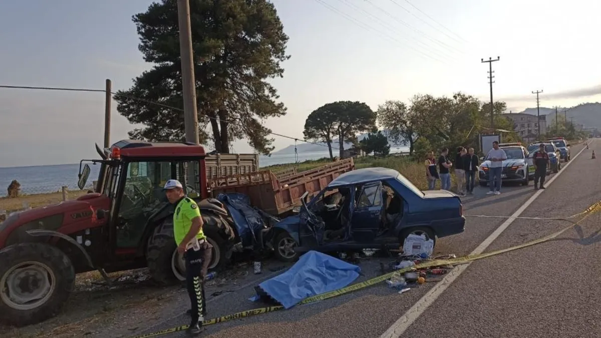 Ordu'da otomobil park halindeki traktöre çarptı: 1 ölü