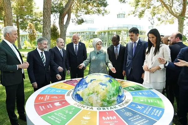 Dünya takdir ederken onlar algı operasyonu başlattı