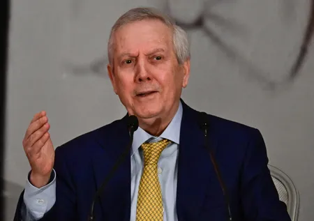 Aziz Yıldırım çılgın projesini açıkladı! İşte Fenerbahçe'nin 60 bin kişilik yeni stadyumu! Mourinho ne zaman geliyor? İşte yanıtı