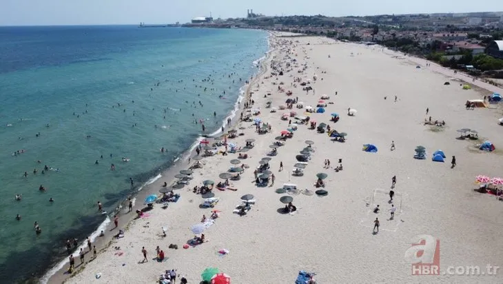 Tekirdağ’ın tatil beldesinde 500 ton çöp toplandı: ’Çocuk bezlerini kuma gömmesinler’