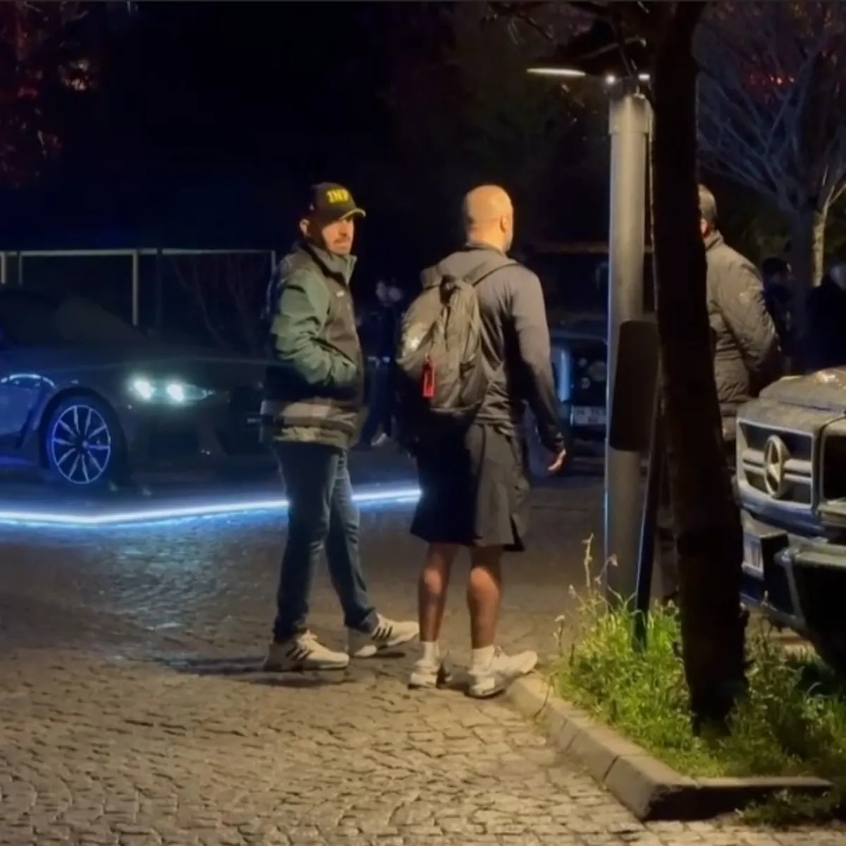 ClubHouse önünde para isyanı! Mağdurlar kapıya dayandı