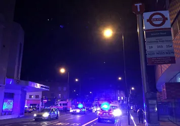 Londra'da Müslümanları hedef alan araçlı saldırı