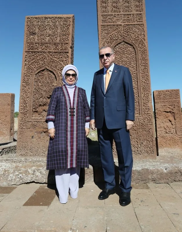 Başkan Erdoğan Bitlis'te! Ahlat Gençlik Merkezi'nin açılışını yaptı