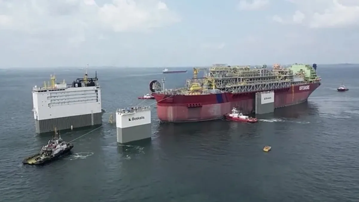 Türkiye enerjide başka olacak! Bakan Bayraktar duyurdu! Dev platform yola çıktı! 5 milyon hanenin doğal gazını karşılayacak