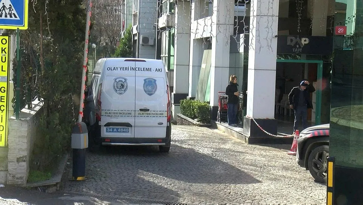 İstanbul Sancaktepe'de kan donduran vahşet! 14 yaşındaki çocuk babasını defalarca bıçakladı! Dikkat çeken CHP detayı