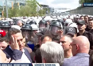 CHP’lilerden devlet memurlarına saldırı girişimi! A Haber polise yapılan saldırıları görüntüledi