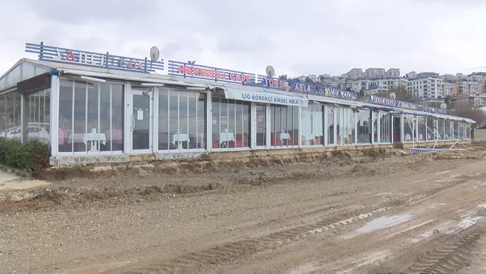 Büyükçekmece Sahili’nde esnafın 15 günde üçüncü kez dükkanı mühürlendi! CHP'li belediyeye ve İBB'ye isyan ettiler - 8