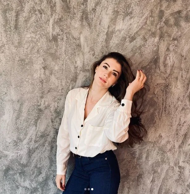 Burcu Ozberk Estetik Harikasi Cikti Eski Fotograflari Saskina Cevirdi