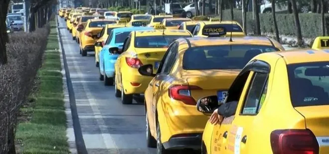 Koronavirüs nedeniyle işleri düşen taksi sürücüleri plaka ücretlerinin inmesi için eylem yaptı