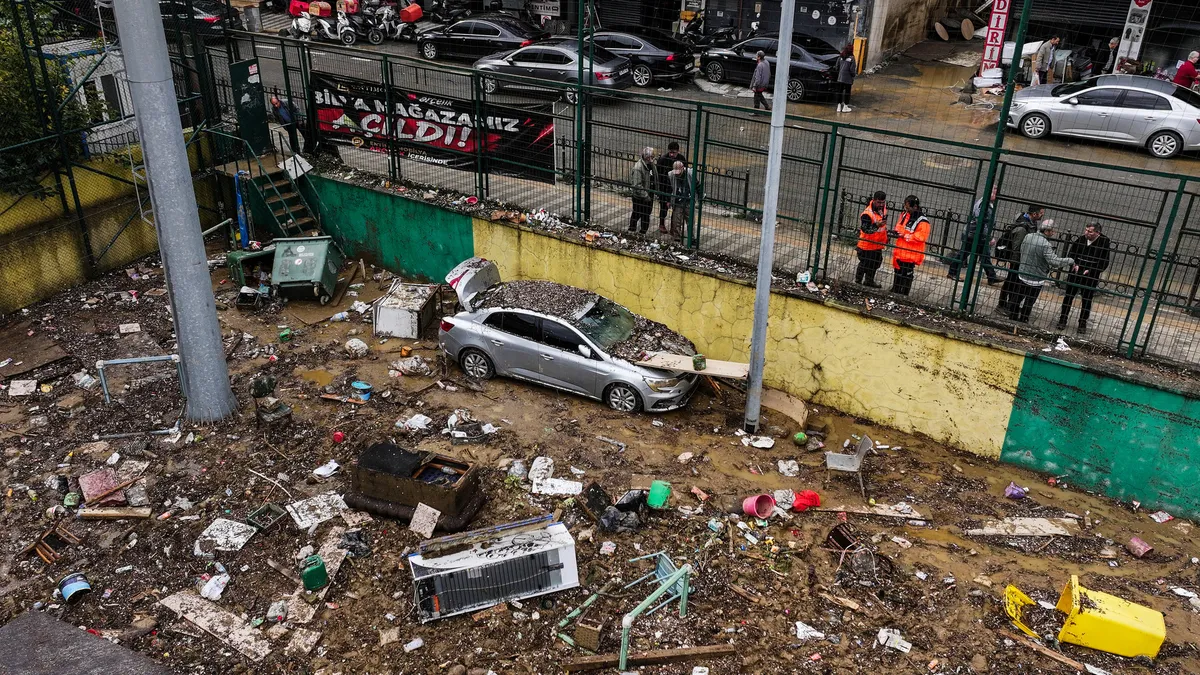 İstanbul’daki sel felaketinin ardından üç sigorta şirketinin iflas ettiği iddiası gündem oldu, Türkiye Sigorta Birliği paylaşımları yalanladı
