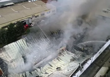 İzmir’de çerez fabrikasında büyük yangın