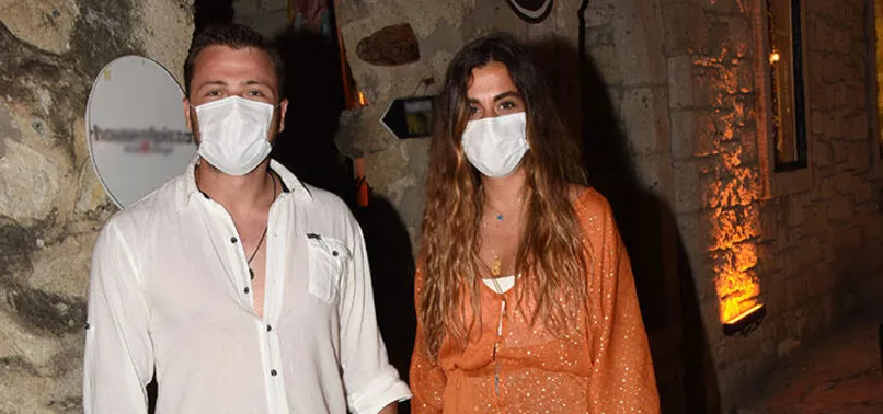 Tolga Sarıtaş ve sevgilisi Zeynep Mayruk Alaçatı kaçamağı