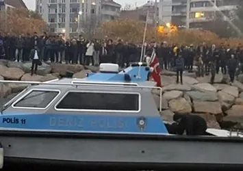 Kadıköy'de bir kişi denize düştü!