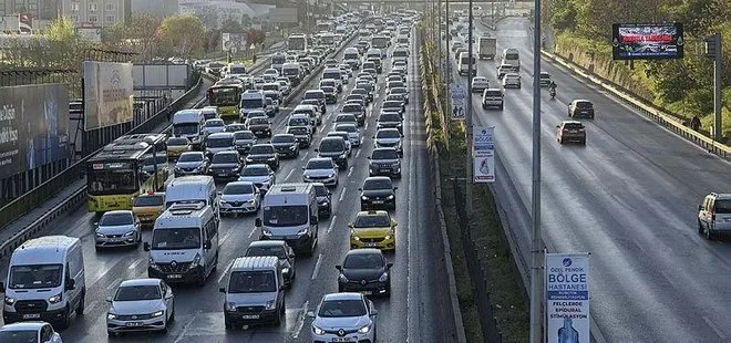 9 günlük tatil sonrası İstanbul'da yeniden trafik kabusu başladı | ANLIK GÜNCEL TRAFİK BİLGİ HARİTASI