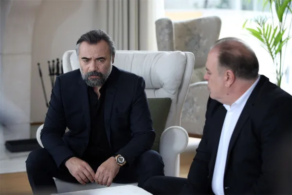 Ünlü oyuncu Burak Sergen yoğun bakıma alındı!