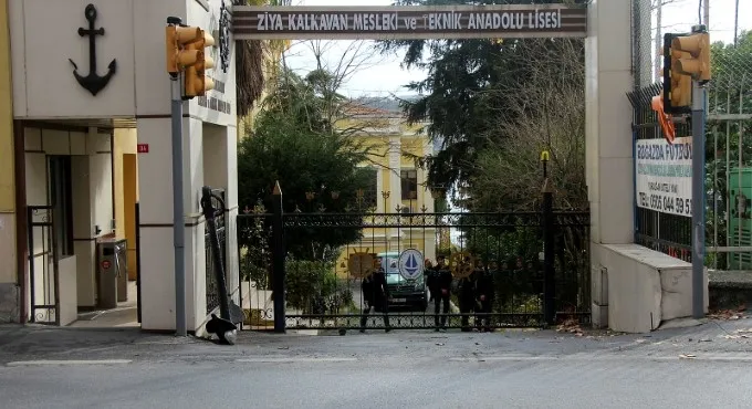Beşiktaş'ta denizcilik eğitimi verilen lisenin iskelesinde ceset şoku - 2