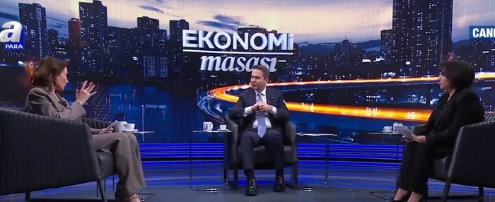 bakan-bayraktardan-a-parada-tam-bagimsizlik-mesaji-hedef-2053-vizyonu-1769011536853.jpg Bakan Bayraktar'dan A Para'da tam bağımsızlık mesajı: Hedef 2053 vizyonu