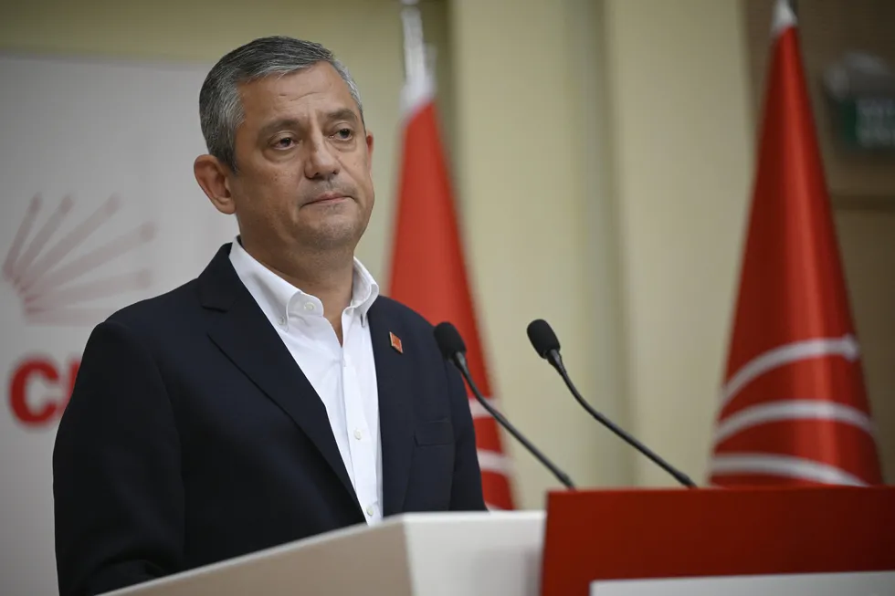 Özgür Özel döneminde CHP’de büyük tasfiye! İhraçlar, disiplin krizleri ve yolsuzluk iddiaları gündemde - 3