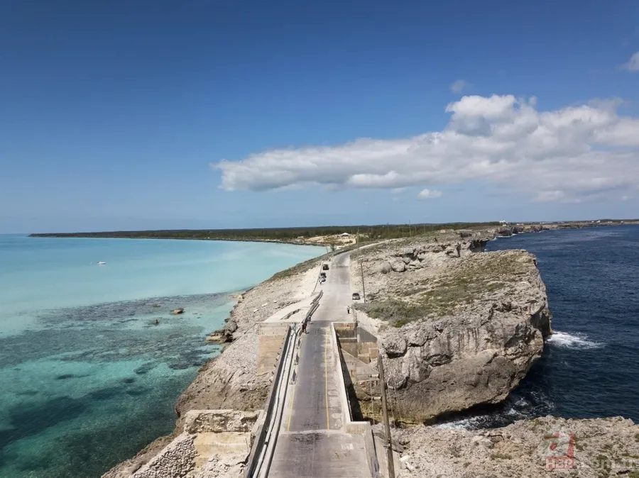 Lacivert ve turkuaz yan yana! İki farklı denizi ayıran cam köprü 4