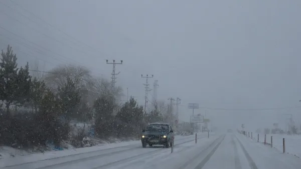 İstanbul beyaza bürünüyor ❄️Meteoroloji'den 61 ile yoğun kar yağışı uyarısı ⛄ Hangi illere kar yağacak? - 7