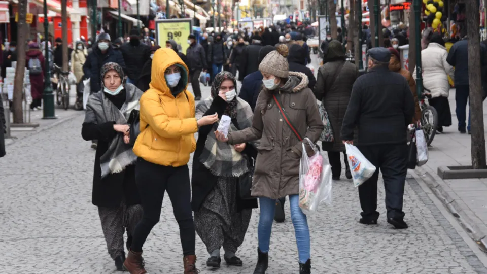 Tedirgin eden görüntü! Eskişehir'de koronavirüs risk haritası kızardı