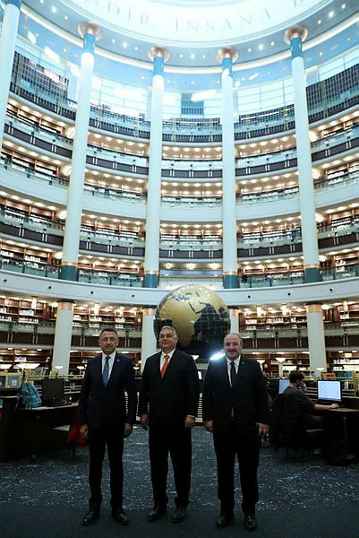 Macaristan Başbakanı Viktor Orban Millet Kütüphanesi'ni ziyaret etti - 3