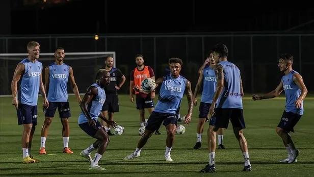 Trabzonspor deplasmanda mağlup oldu: Ferencvaros 10 kişiyle kazandı