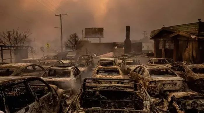 abd-cehennemi-yasiyor-californiadan-olum-haberleri-geldi-bidendan-skandal-aciklamalar-1736417903532.jpg Foto: AA