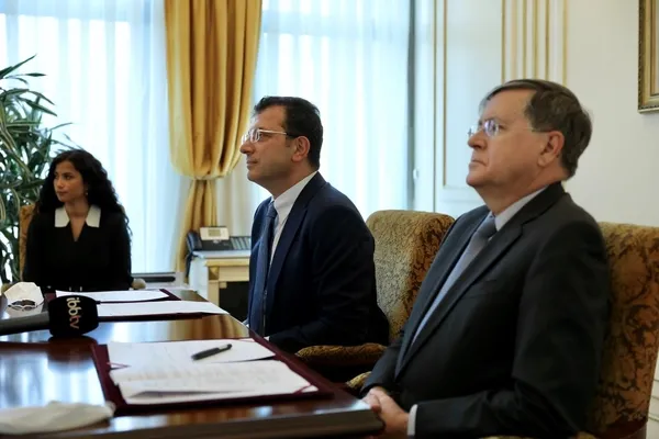 AK Parti’den CHP’li Ekrem İmamoğlu’na kritik soru! Amerika ve hibe mi? 5 milyon dolarlık hibe neyin karşılığı?