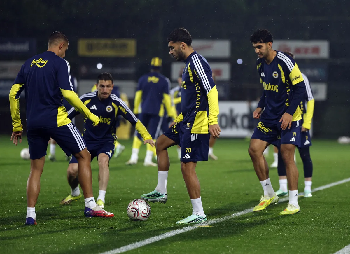 Fenerbahçe'de Dirk Kuyt dönemi: Kadıköy'de tek hedef 3 puan - 6